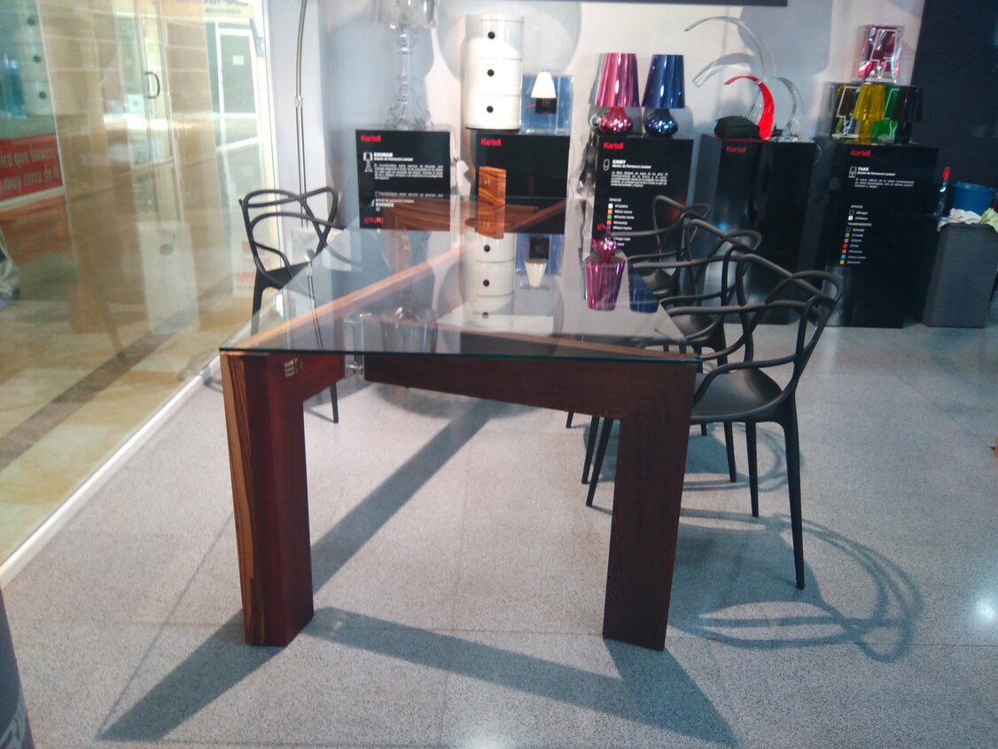 Mesa FATE CRISOL by Ernesto Oñate Mesa FATE CRISOL by Ernesto Oñate