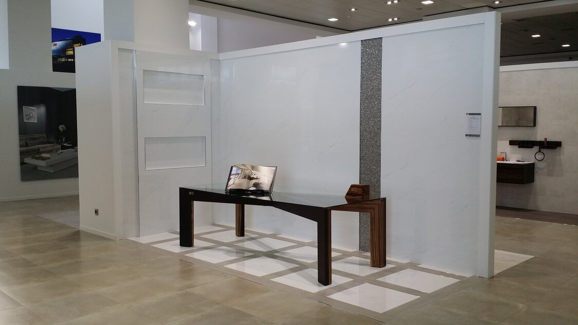 Mesa INSPIRATION CRISOL by Ernesto Oñate Mesa INSPIRATION CRISOL by Ernesto Oñate