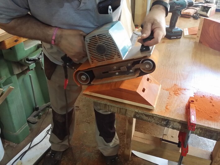 Elaboración de las obras de Ernesto Oñate Elaboración de las obras de Ernesto Oñate