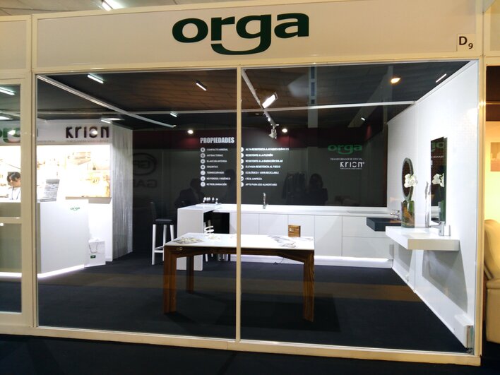 Mesa OLGA INSPIRATION by Ernesto Oñate Mesa OLGA INSPIRATION by Ernesto Oñate