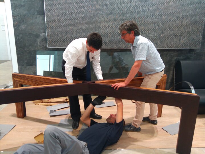 Mesa INSPIRATION CRISOL by Ernesto Oñate Mesa INSPIRATION CRISOL by Ernesto Oñate