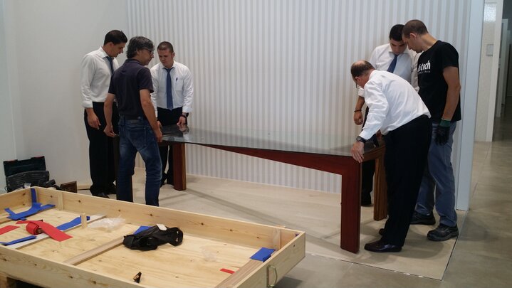 Mesa FATE CRISOL by Ernesto Oñate Mesa FATE CRISOL by Ernesto Oñate