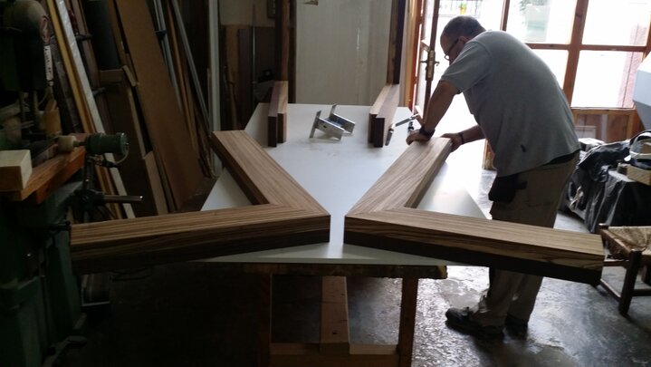 Mesa INSPIRATION CRISOL by Ernesto Oñate Mesa INSPIRATION CRISOL by Ernesto Oñate