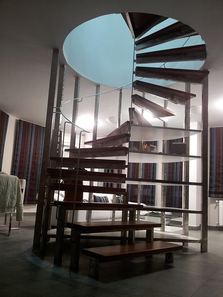 LA ETERNIDAD EN UNA HORA by Ernesto Oñate LA ETERNIDAD EN UNA HORA by Ernesto Oñate