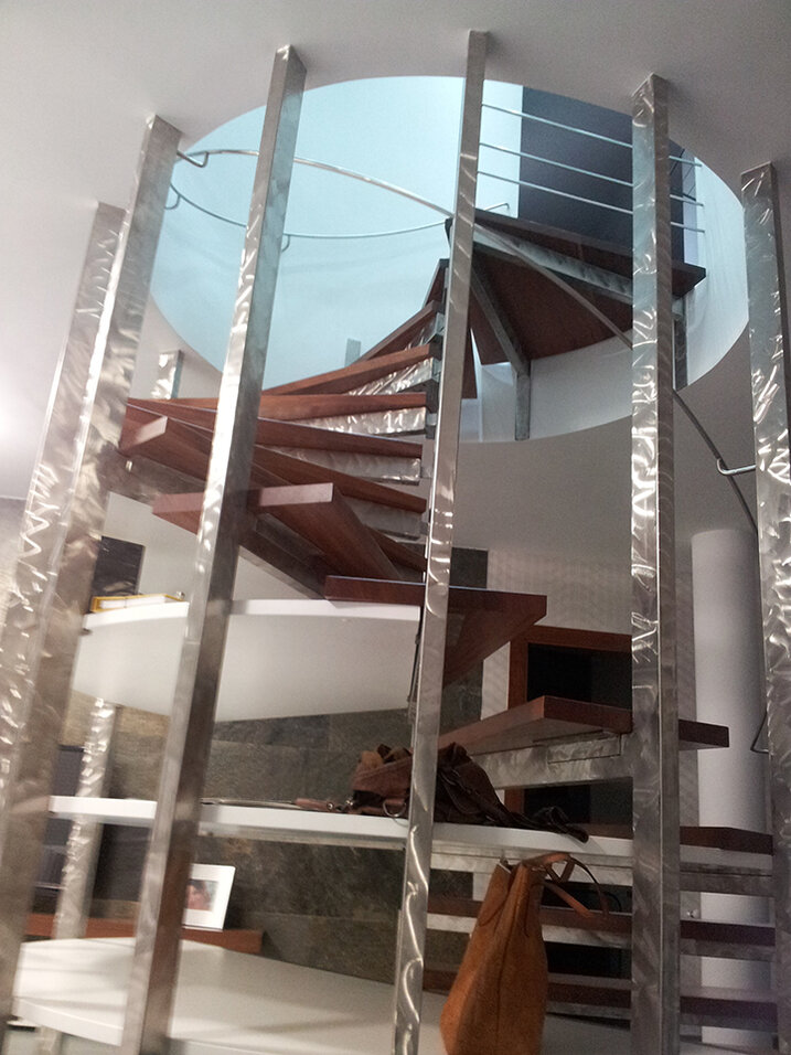 LA ETERNIDAD EN UNA HORA by Ernesto Oñate LA ETERNIDAD EN UNA HORA by Ernesto Oñate