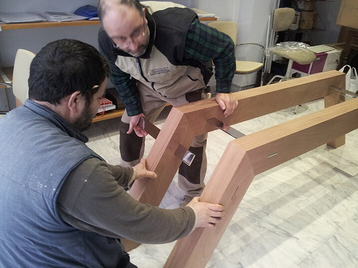 Mesa MAGIA CONFIDENCE by Ernesto Oñate Mesa MAGIA CONFIDENCE by Ernesto Oñate