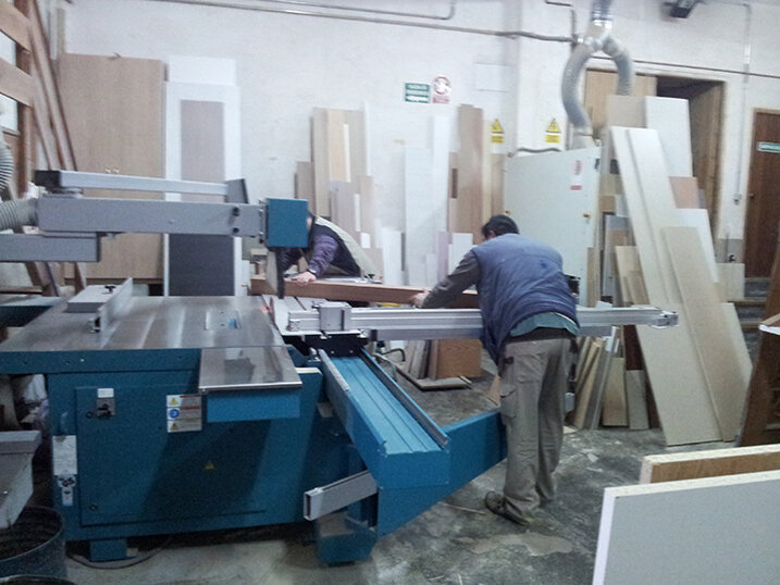 Mesa MAGIA CONFIDENCE by Ernesto Oñate Mesa MAGIA CONFIDENCE by Ernesto Oñate