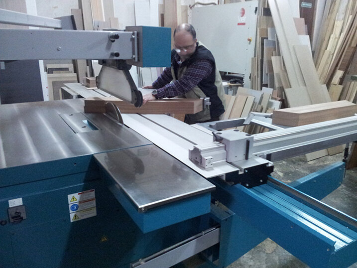 Mesa MAGIA CONFIDENCE by Ernesto Oñate Mesa MAGIA CONFIDENCE by Ernesto Oñate