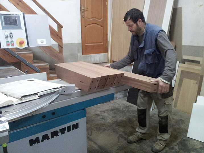 Mesa MAGIA CONFIDENCE by Ernesto Oñate Mesa MAGIA CONFIDENCE by Ernesto Oñate