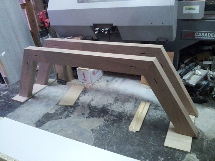 Mesa MAGIA CONFIDENCE by Ernesto Oñate Mesa MAGIA CONFIDENCE by Ernesto Oñate